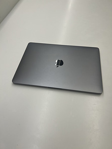 MacBook Pro 2019 (в очень хорошем состоянии) (3 фото из 4)