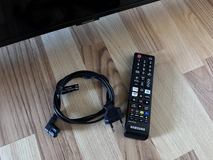 Samsung 50” 4K UHD Smart TV (7 фото из 8)