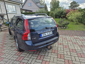 Auto (2 foto / 4)