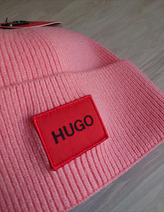 Новая женская шапка Hugo (3 фото из 5)