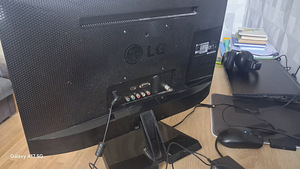 LG monitor (2 foto / 2)
