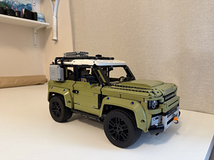LEGO Technic 42110 Land Rover Defender (1 фото из 5)