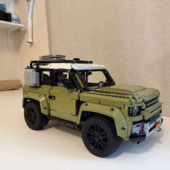 LEGO Technic 42110 Land Rover Defender