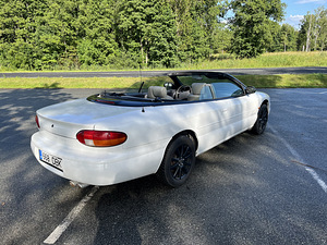 Chrysler stratus cabrio (2 foto / 3)