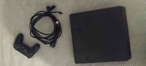 PlayStation 4 Slim (2 foto / 2)