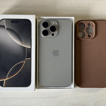 Apple iPhone 16 Pro Max Natural Ti 256GB как новый! Батарея 91%