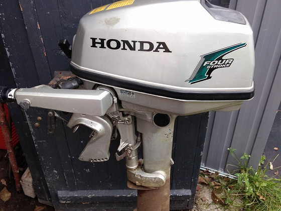 Мотор Honda четырех тактный