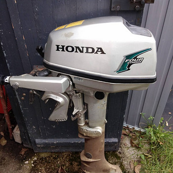 Мотор Honda четырех тактный