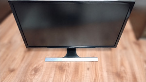 Samsung U28E590D — 28", 4K UHD, 60 Hz (1 foto / 2)