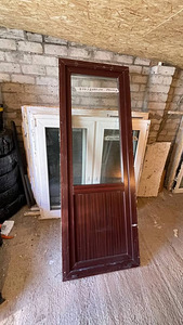 75x208 - Müüa kasutatud plastuksed (1 foto / 2)