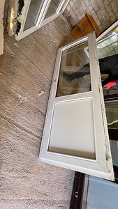 75x208 - Müüa kasutatud plastuksed (2 foto / 2)