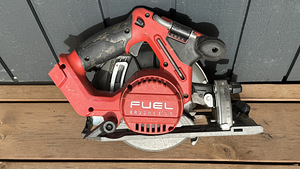 Дисковая пила Milwaukee M18 CSS55 (3 фото из 3)