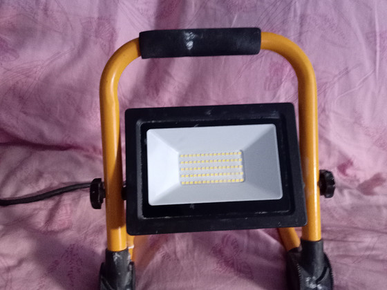 LED-ПРОЖЕКТОР