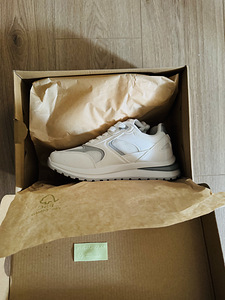 Новые женские кроссовки Ellesse — белый/серебристый, размер 37 (2 фото из 10)