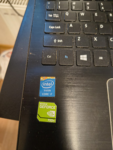Acer aspire v5-537G (2 foto / 5)