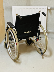 Ratastool Meyra Ortopedia (2 foto / 2)