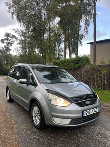 Ford Galaxy (6 фото из 14)