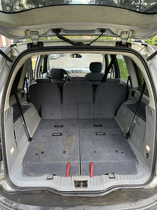 Ford Galaxy (11 фото из 14)
