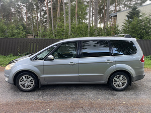 Ford Galaxy (2 фото из 14)