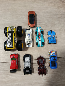 9 Hot Wheelsi autot (1 foto / 1)