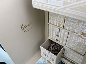 Harrods 2026 Advent kosmeetikakalendri karp (4 foto / 6)