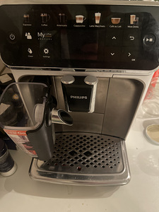 Philips LatteGo 5400 EP5443/90 täisautomaatne kohvimasin (4 foto / 7)