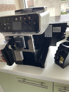 Philips LatteGo 5400 EP5443/90 täisautomaatne kohvimasin (1 foto / 7)