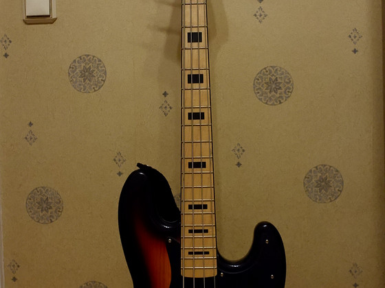 Комплект бас-гитары Markbass, Harley Benton и аксессуары