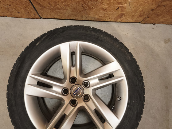 Volvo veljed 5x108 talverehvidega 225/50R17