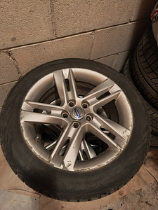 Volvo veljed 5x108 talverehvidega 225/50R17 (3 foto / 4)