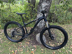 Maastikuratas Kona Big Honzo 27.5 “ M / L - raam ! (1 foto / 10)