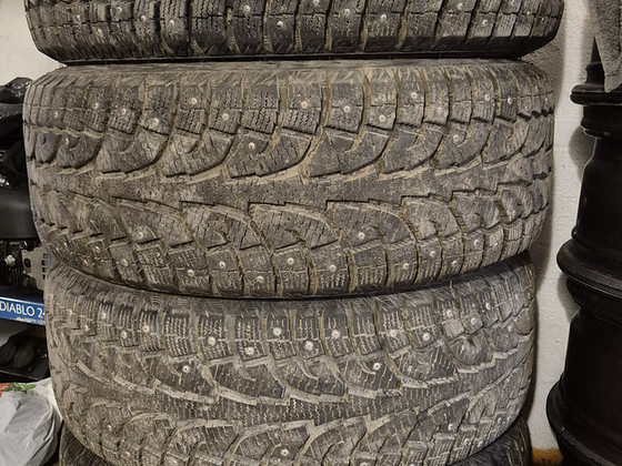 Зимние шины 255/55 R18