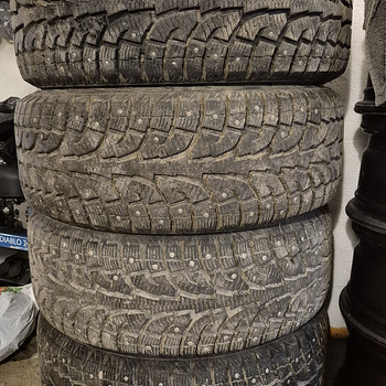 Зимние шины 255/55 R18