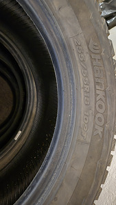 Зимние шины 255/55 R18 (2 фото из 4)