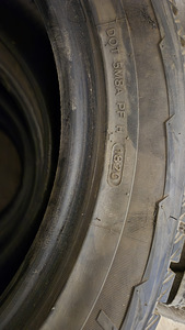 Зимние шины 255/55 R18 (3 фото из 4)