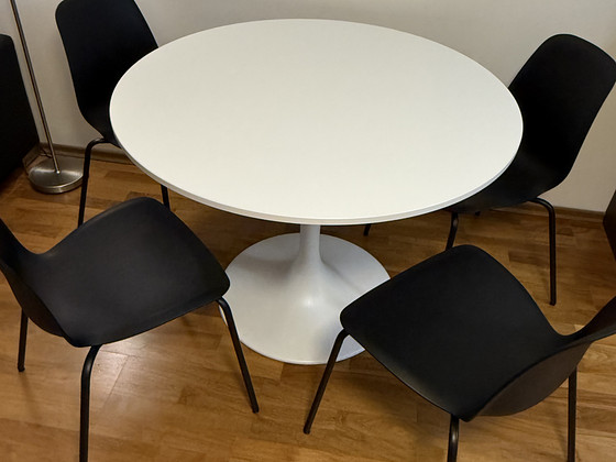 Söögilaud ja 4 tooli