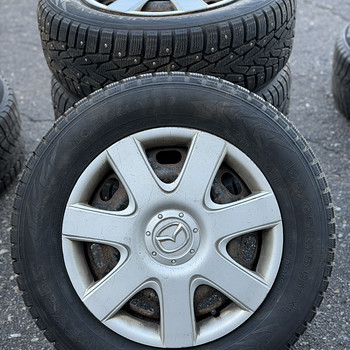 15" штампованные диски Mazda 5x114,3 + шипованные шины 195/65/15 8,5 мм