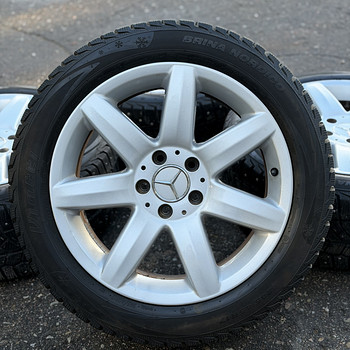 17" оригинальные диски Mercedes-Benz 5x112 + шипованные шины 245/45