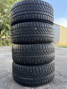 17" оригинальные диски Mercedes-Benz 5x112 + шипованные шины 245/45 (2 фото из 8)