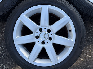 17" оригинальные диски Mercedes-Benz 5x112 + шипованные шины 245/45 (5 фото из 8)