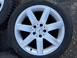 17" оригинальные диски Mercedes-Benz 5x112 + шипованные шины 245/45 (7 фото из 8)