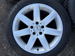 17" оригинальные диски Mercedes-Benz 5x112 + шипованные шины 245/45 (8 фото из 8)