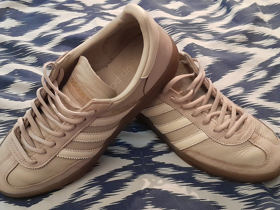 Adidas s.42 2/3 ( 26,5 cm ).