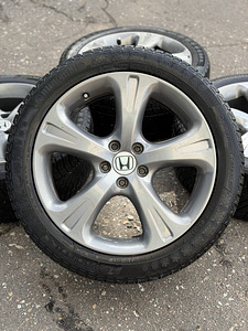 19" Honda CR-V veljed 5x114,3 + 245/45/19 m+s (1 foto / 8)