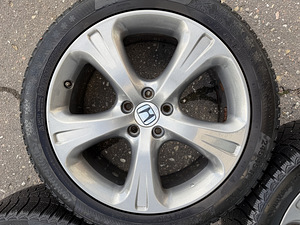 19" Honda CR-V veljed 5x114,3 + 245/45/19 m+s (6 foto / 8)