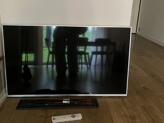 Телевизор Philips Ambilight, модель 43PUS6804/12