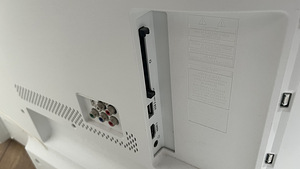 Ambilight Philips telekas, model 43PUS6804/12 (5 foto / 5)