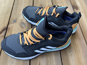 Adidas jalatsid 38 2/3 (2 foto / 4)