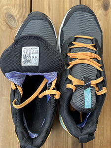 Adidas jalatsid 38 2/3 (3 foto / 4)