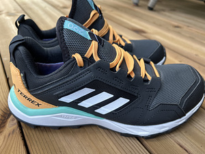 Adidas jalatsid 38 2/3 (4 foto / 4)